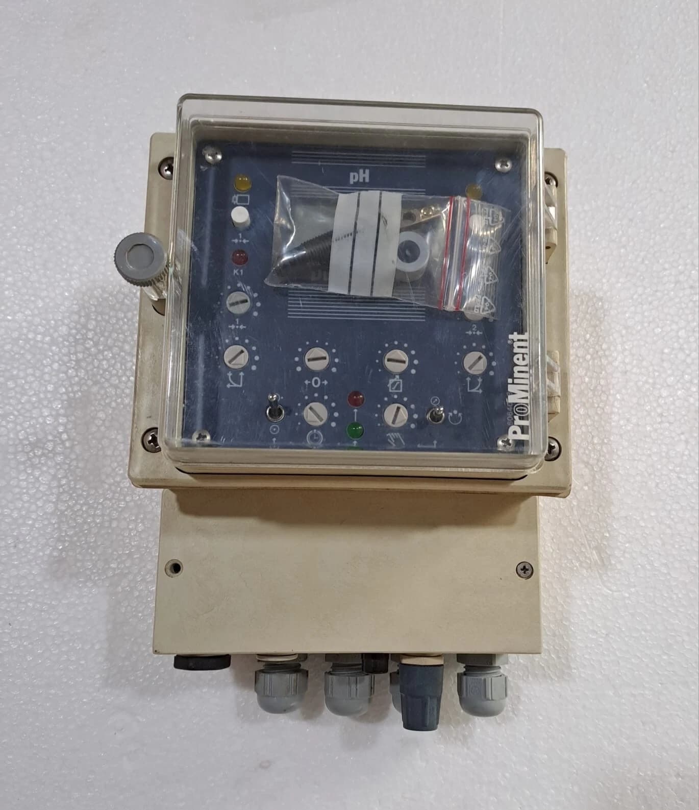 PROMINENT FLUID CONTROLS  PHWS 014 F2K2 4-20 MA DULCOMETER CONTROLLER SYSTEM